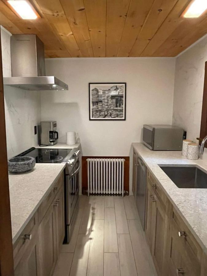 Peaceful Getaway Cottage On Grounds Of Historic Mid-Century Gem Northborough Eksteriør billede