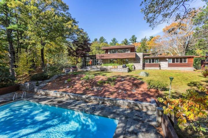 Peaceful Getaway Cottage On Grounds Of Historic Mid-Century Gem Northborough Eksteriør billede