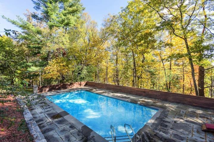 Peaceful Getaway Cottage On Grounds Of Historic Mid-Century Gem Northborough Eksteriør billede